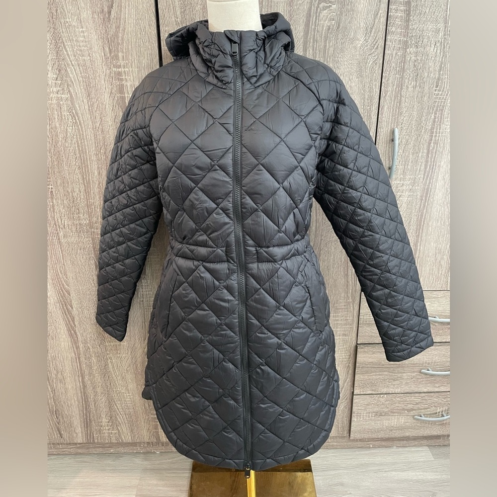 ATHLETA Whisper Black Quilted Puffer Jacket Parka. Size S *small flaw.